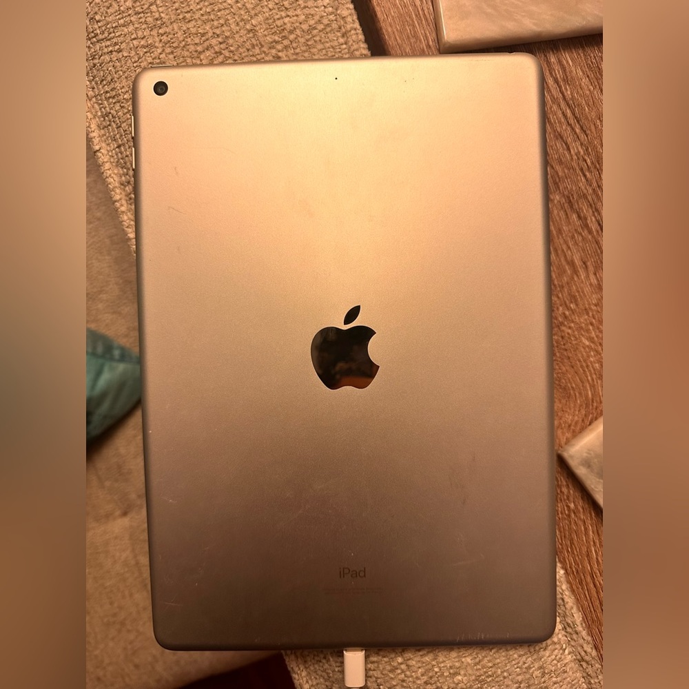 7th Generation iPad with 32GBs